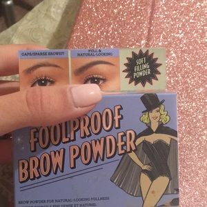 Benefit Foolproof Brow Powder in #5